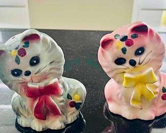 Vintage Anthropomorphic, cat salt and pepper shakers Japan, mid-century
