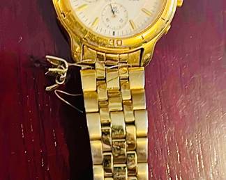 This is a 1990 Gold Seiko Chronograph wristwatch
