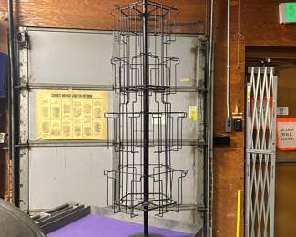 Rotating Book/Magazine Display Rack