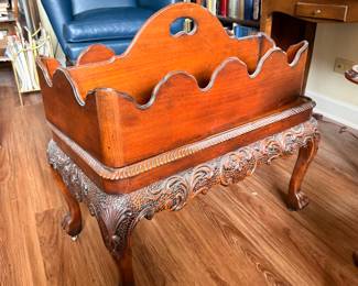 Baker Stately Homes Chippendale Mahogany 2-Piece Magazine Rack & Side End Table