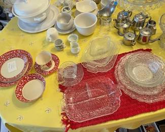 Place settings - Lenox and Pineapple & Floral
