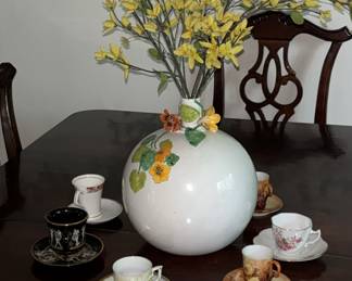 Vase& Teacups