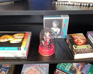 Books and Memorabilia- marilyn Monroe
