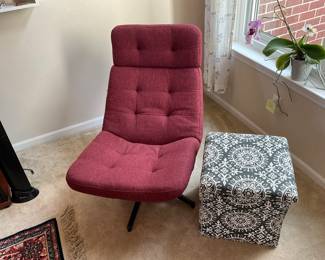 Great Sitting Area with Hamburg Swivel Arm Chair in Burgundy (36.25"H x 23.25" x 22") and Accent Ottoman Storage Cube with Nail Head Trim. (17.5" H x 17"W x 16"D)