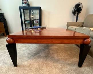 Side View of the Ethan Allen Table.