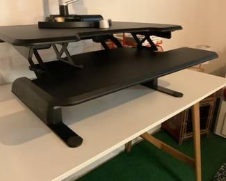 Details of the Vari Desk Essential 30 Height Adjusting Monitor Stand.