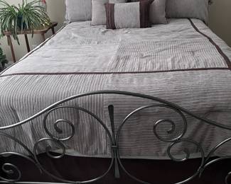 Same Queen Bed Shown w/Quilt