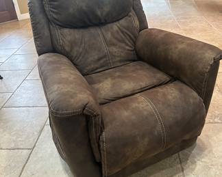 HomeStretch powered lift chair