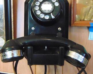 Lot 013, 1940s wall phone by Automatic Electric, Co.