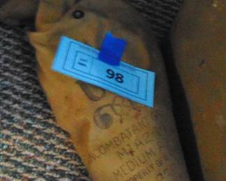 Lot 098 civilian gas mask.