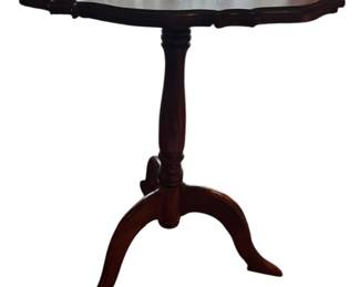 Vintage Pie Crust Tilt Top Tripod Table