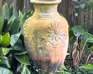 LARGE POTS AND URNS!