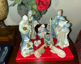 ANOTHER PORCELAIN NATIVITY