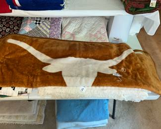 UT LONGHORN THROW