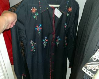 NEW DIRECTION EMBROIDERED SHIRT