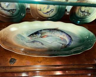 WONDERFUL FISH PLATTER & MATCHING PLATES