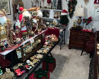 AND ALSO, A BEDROOM FULL OF CHRISTMAS!