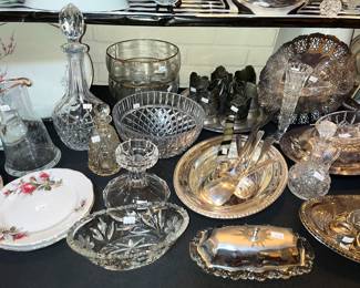 ENTERTAINING & SERVING PIECES