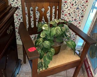 ANTIQUE OAK ARM CHAIR