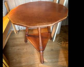 Lot 2567 Cushman Colonial Maple Side Table