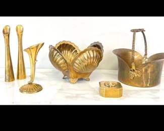 Lot 2946 Vintage Brass Clamshell Planter Grape Handle Basket Vintage Andrea by Sadek Lily Shaped Vase Bud Vases Vointage Brass Lion Motif Box