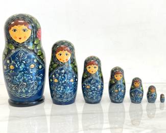 Lot 2883 Vintage Matryoshka Russian Wooden Nesting Dolls