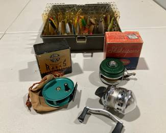 Lot 2938 Vintage Shakespeare Silent TruArt Deluxe Automatic Fly Rod Reel 1837 JW Young Sons Condex Fly Fishing Reel Zebco Omega Z03 Spincast Vintage Lures