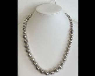 Lot 2862 Vintage Sterling Silver Graduated Bead Necklace