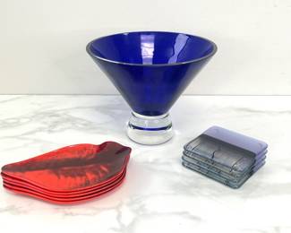 Lot 2693 Vintage Andy Warhol Precidio Objects Lips Plates Art Coasters Blue Art Glass Bowl