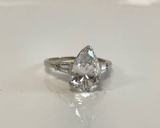 Lot 2861 14K White Gold wPear Shaped Stone Ring Baguettes
