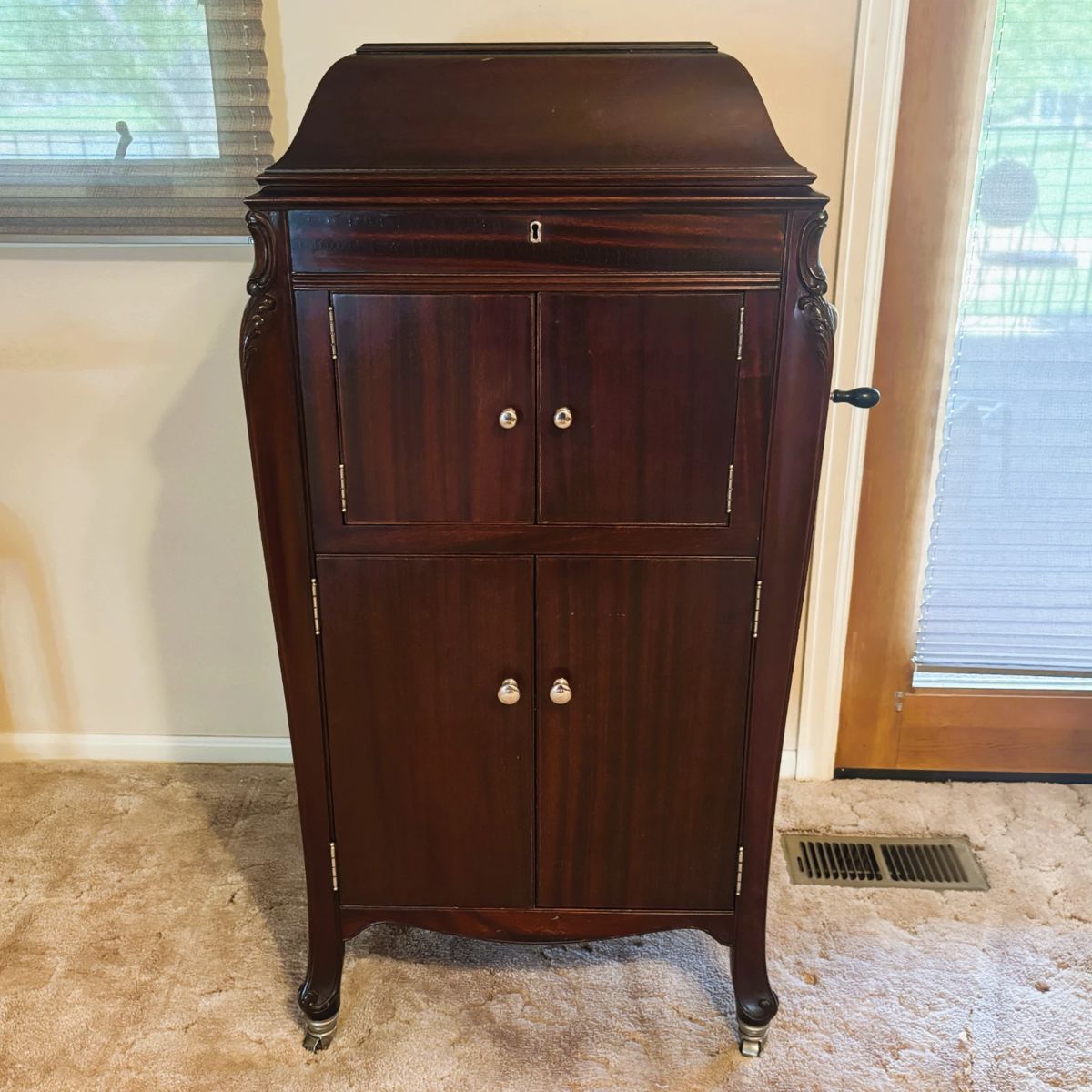 Antique Victrola Talking Machine, Circa early 1900s