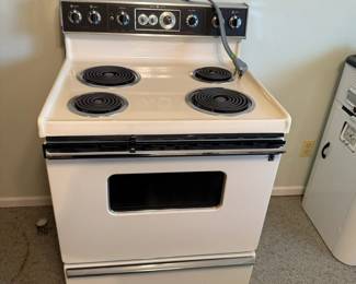 GE Electric Range Stove