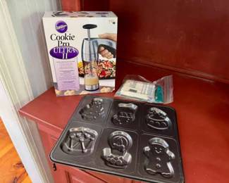 Wilton Cookie Pro Ultra II & Baking Lot