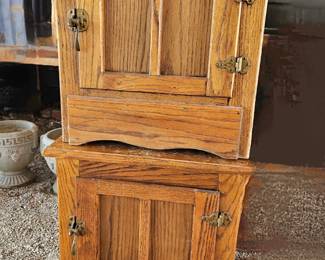 Pair of endtables