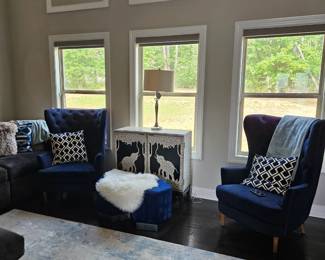 *Stylish high back blue accent chairs
*2 blue velvet ottomans