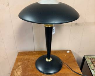 Vintage 1970s mushroom/saucer art deco-style lamp