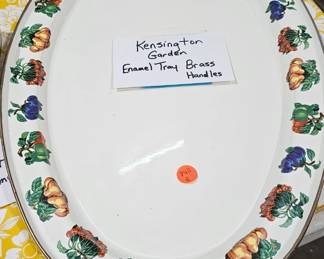 KINSINGTON GARDEN ENAMEL TRAY WITH BRASS HANDLES