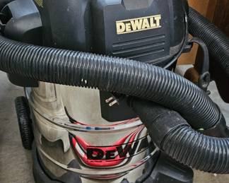 DEWALT SHOP VACCUUM