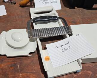 PAMPERED CHEF LOT