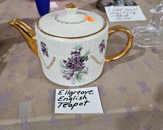 ELLGREAVE ENGLISH TEAPOT