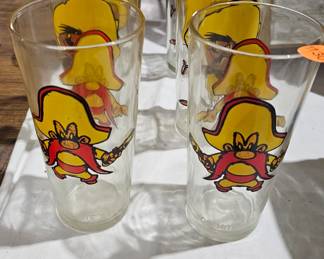 VINTAGE SYLVESTER SAM DRINKING GLASSES