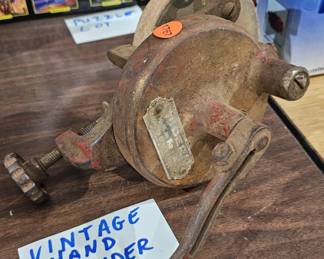 VINTAGE HAND GRINDER