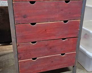 DRESSER