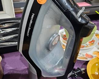 CLOTHES IRON