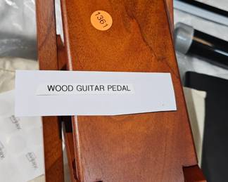 WOOD GUITAR PEDAL