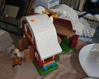 TOY BARN AND TOYS