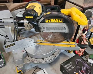 DEWALT MITER SAW