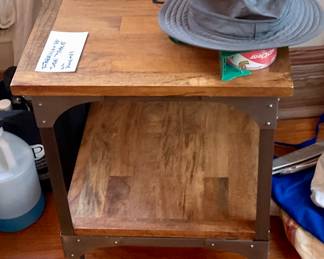 Industrial rolling table