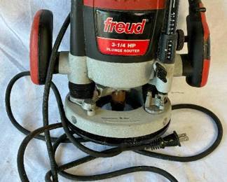 Freud 3 1/4 HP Corded Plunge Router Model FT3000VCE