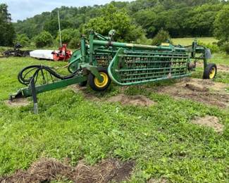 JOHN DEERE 705 TWIN HAY RAKE